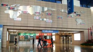 Puerta del aeropuerto Internacional de Shanghái-Pudong
