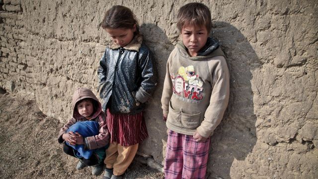 Niños uigures huérfanos
