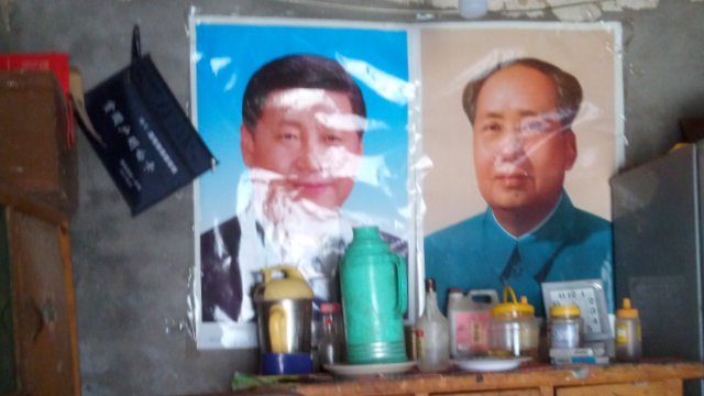 Retratos de Mao Zedong y de Xi Jinping fueron colocados en reemplazo de imágenes religiosas