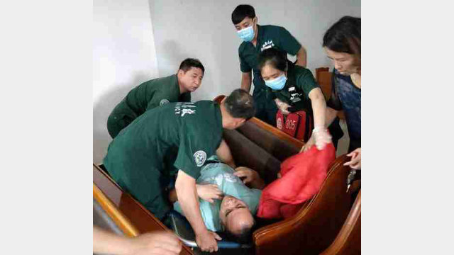 Predicador Zhao golpeado y herido