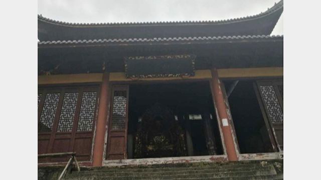 El templo en la ciudad de Ningbo antes de la demolición