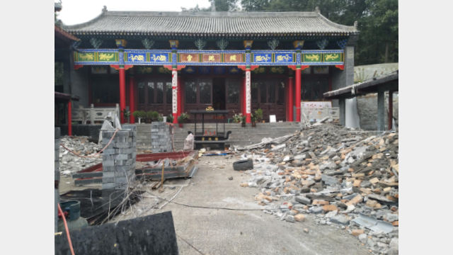 Sólo la sala principal del Templo del Palacio de Yaochi permanece en pie luego de la demolición