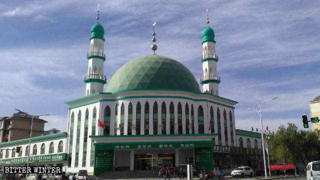 Vista de conjunto de la mezquita de Jiayuguan.