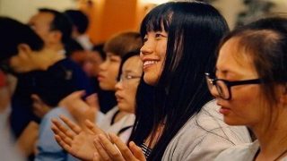 Evangélicos chinos orando
