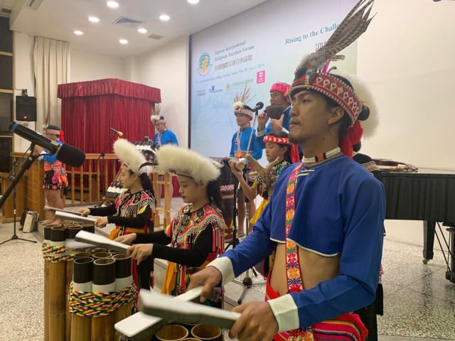Músicos tribales taiwaneses en la cena oficial de la conferencia.
