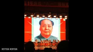 Adoctrinamiento comunista en escuelas chinas: educando a la nueva generación de leales comunistas (Video)