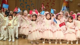 Niños uigures, muchos de ellos huérfanos