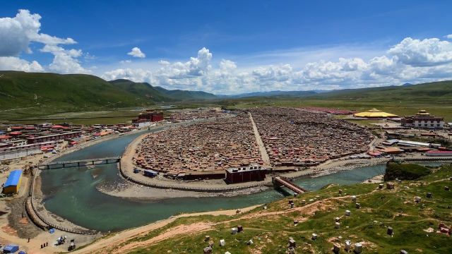 Centro Budista Yachen Gar. Cortesía de Phuong Nguyen.