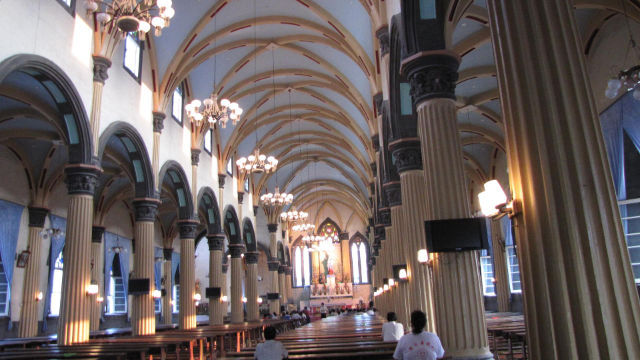 El interior de la catedral de Santo Domingo en Fuzhou