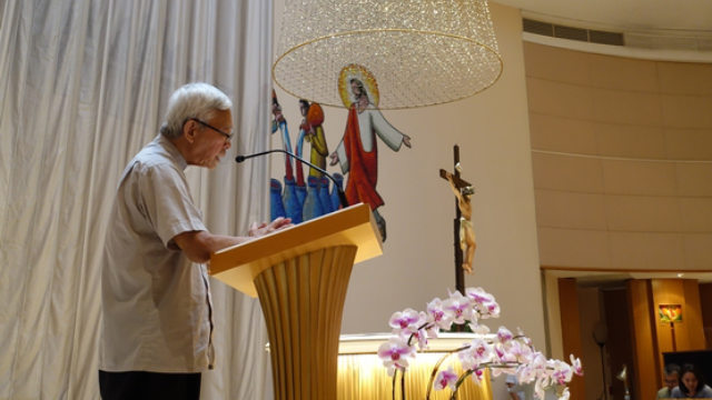 el cardenal Zen dirige una oración por Hong Kong en la iglesia de Nuestra Señora del Monte Carmelo