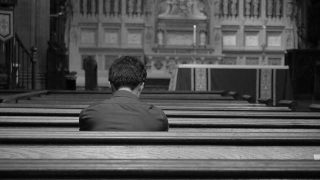 Clérigos de la Iglesia de las Tres Autonomías son despedidos por estar “en contra del Partido”