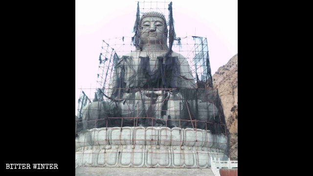 La estatua de Shakyamuni situada en la ciudad de Baotou, en Mongolia Interior.