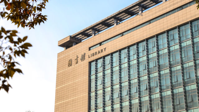 Los libros de religión continúan siendo eliminados de las bibliotecas escolares en China