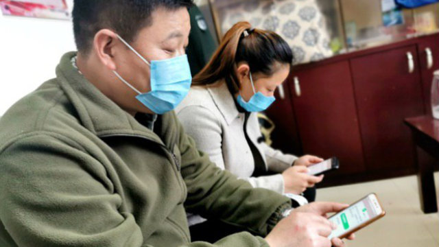 Funcionarios subdistritales de la ciudad de Jiande, en la provincia oriental de Zhejiang, están utilizando la aplicación Xuexi Qiangguo en medio del brote de coronavirus.