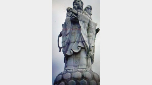 La estatua de “Kwan Yin de los cuatro rostros” que se hallaba situada en la cima de la montaña de Qingfeng.